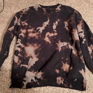 Black tie die crew neck